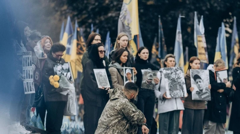 У Києві вперше перекрили Хрещатик для хвилини мовчання: як це було