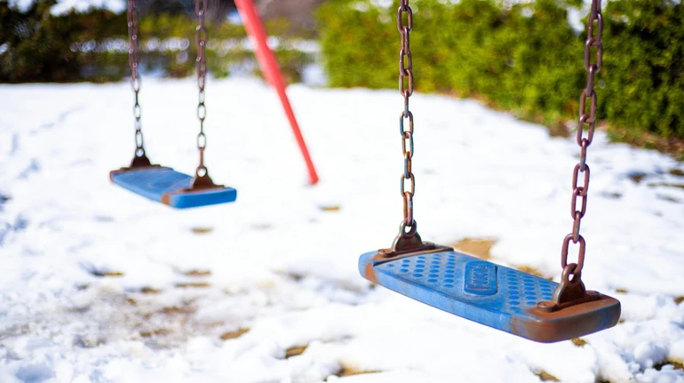 Российский дрон попал в детскую площадку в центре Львова – глава ОВА