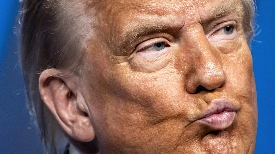 Трамп грозился остановить поставки оружия Украине, если Европа не поможет уговорить Иран – FT