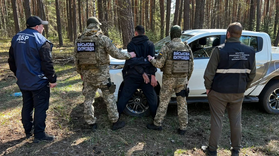 Передавал РФ данные о ПВО и движении воздушных судов: подозрение объявили мобилизованному пограничнику