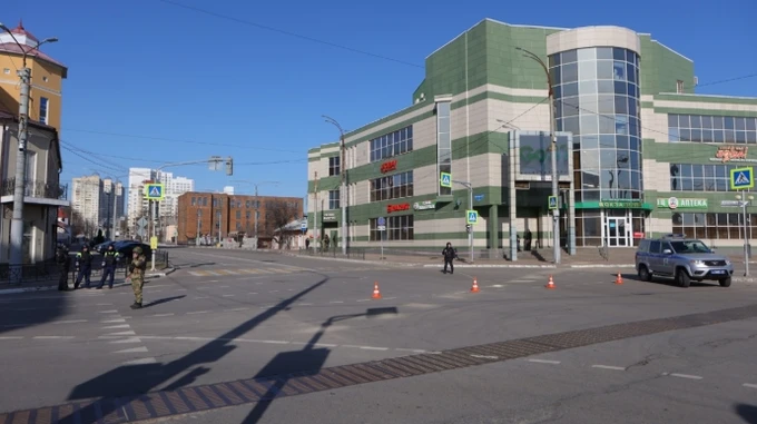 Russian authorities temporarily close shopping centres in Belgorod Oblast, Russia, due to bombardments