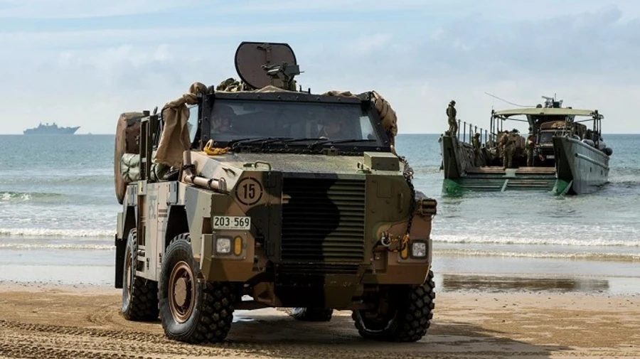 Австралія передасть Україні ще 30 БТР Bushmaster
