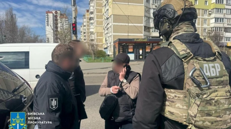 Хочеш нелегально торгувати – плати по $500 за точку: у Києві затримали чиновника РДА