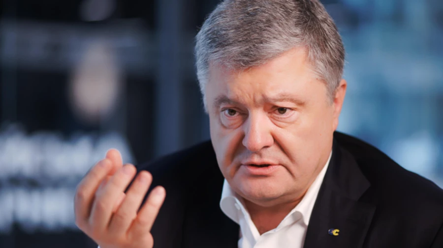 Порошенко подписали подозрение в госизмене и содействии террористам