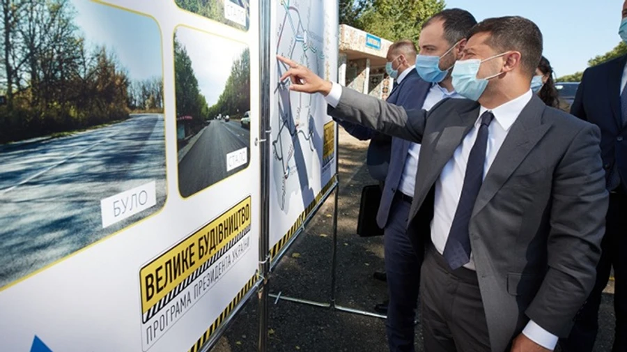 Президент пояснив, чому дороги будують в пандемію