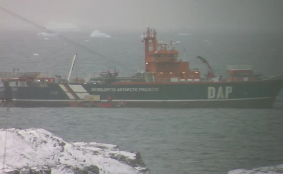 Украинские полярники добрались до Академика Вернадского