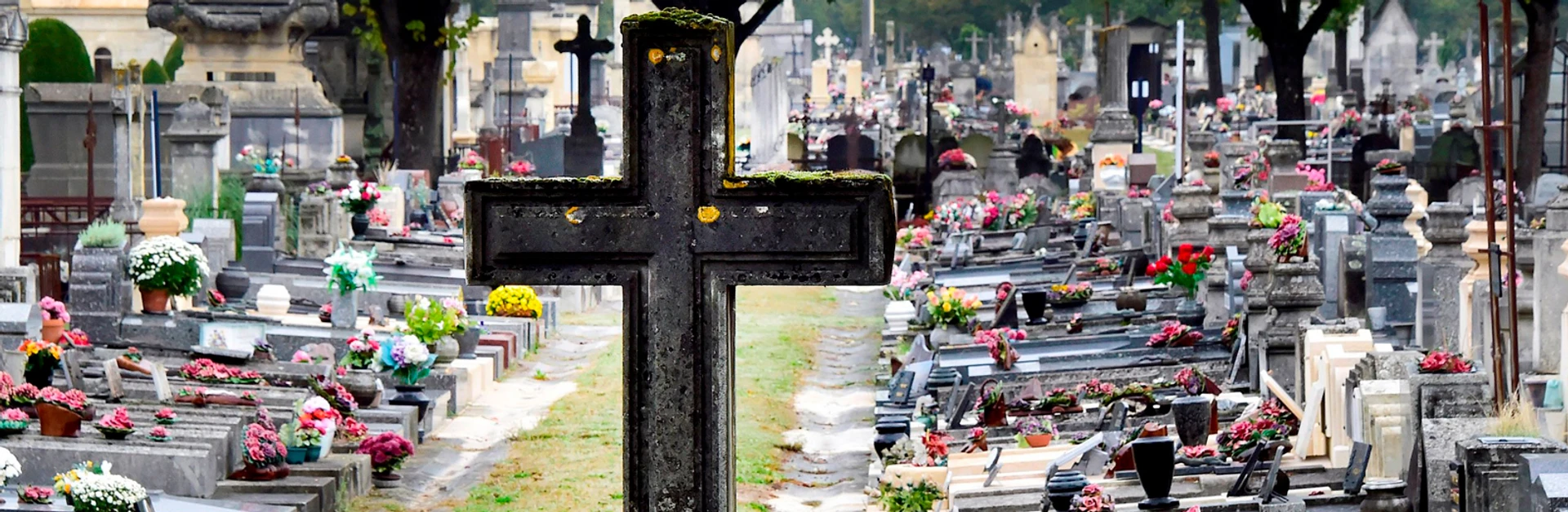 Смерть как тест. Почему в Украине боятся хоронить умерших от коронавируса