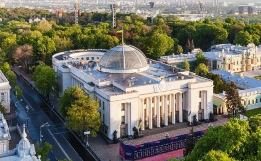 У Раду проходять 4 партії, у Слуги народу майже 30% – опитування   