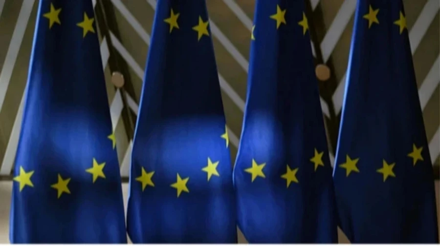 EU lowers price cap for Russian oil