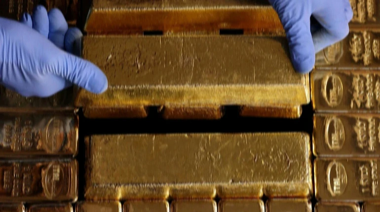 Акции золотодобывающих компаний прыгнули вместе с золотом