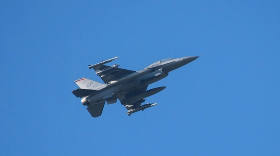 ПС: Україна втратила зв’язок із F-16 під час бойового завдання, пілот катапультувався