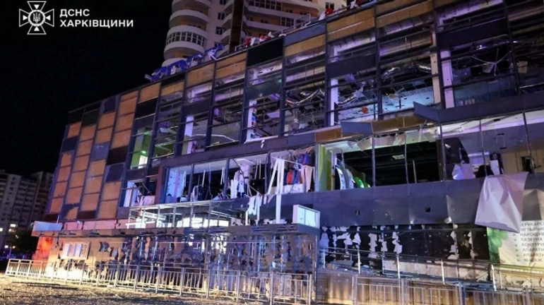 Russians strike supermarket in Kharkiv: 14 casualties reported – photo, video