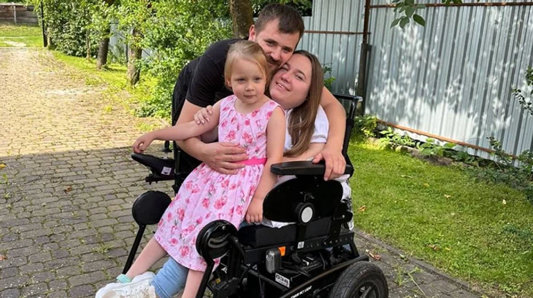 Я выбрала жить. История девушки со СМА, которая вышла замуж, родила ребенка и приняла себя