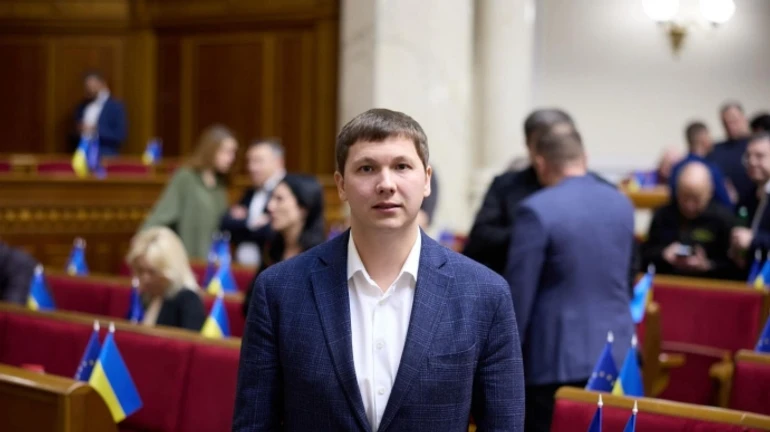 Мажоритарник зі Слуги народу складає повноваження нардепа