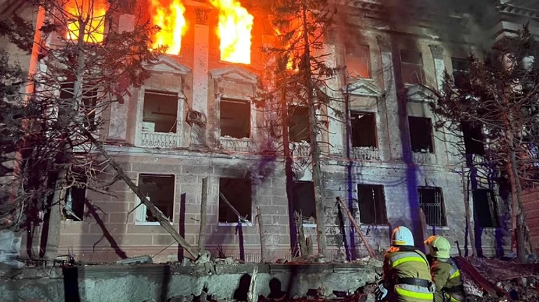 Russians hit Mykolaiv with Kalibr cruise missiles, 23 people wounded and 1 killed