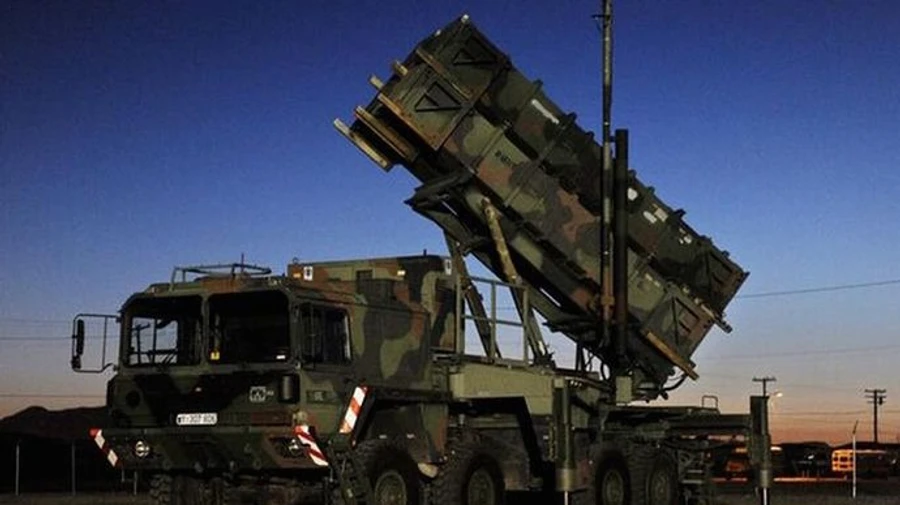 Ukrainian soldiers shoot down Russian aircraft and helicopter on Thursday