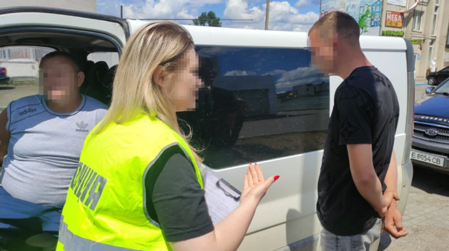 До Молдови подалі від армії за $10 тисяч: викрито злочинну схему