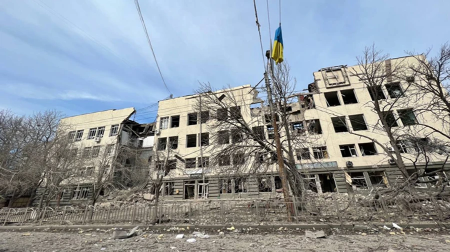 Азовцы в Мариуполе уничтожили 6 вражеских танков, 2 БТРа и взяли в плен 12 оккупантов 