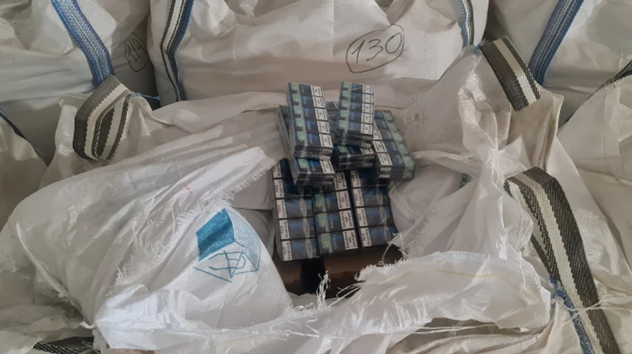 Ділки замаскували контрабандних цигарок на 27 мільйонів під мішки з кухонною сіллю