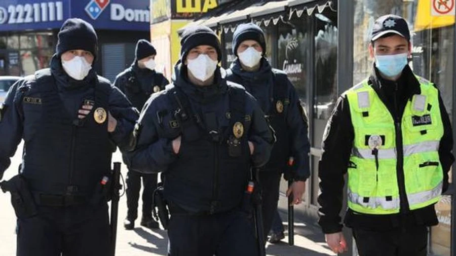 Поліція пройшлась рейдами по поїздах і вокзалах: шукали порушників карантину