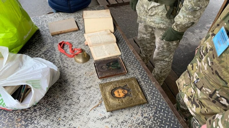 Контрабандист вивозив в ОРЛО культурні цінності
