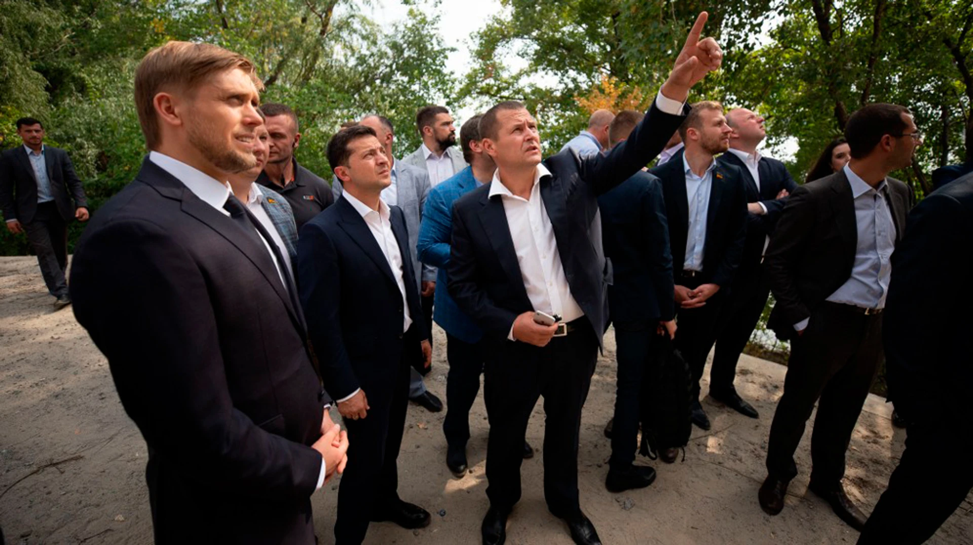 Чотири штаби Слуги народу: як організована підготовка до місцевих виборів у Зеленського