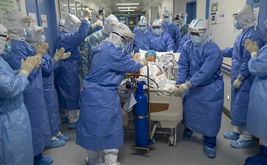 В Ухане из больниц выписали всех пациентов с COVID-19