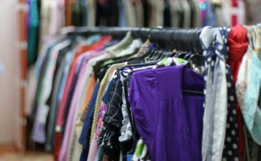 У Мінсоцполітики пояснюють, що борються зі схемами, а не легальним секонд-хендом