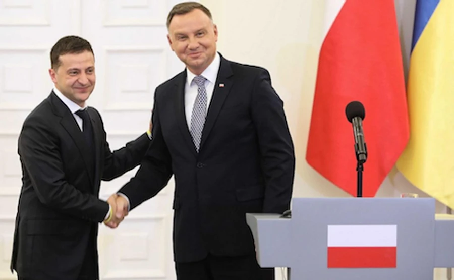 Зеленский поговорил с Дудой о российском газе