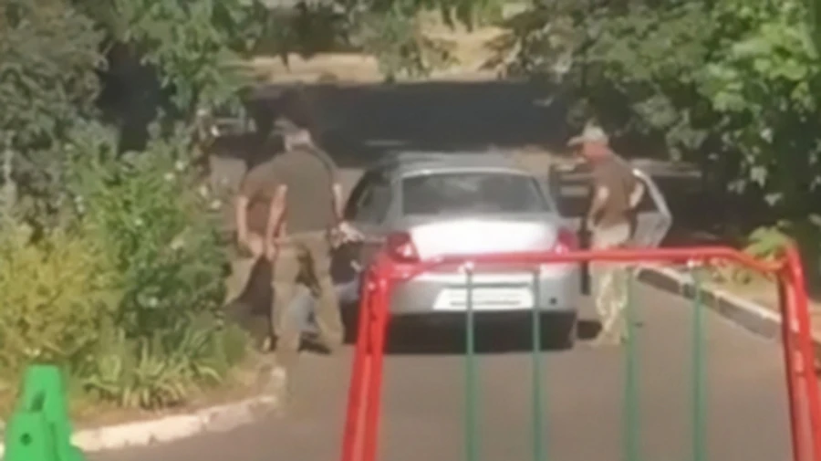 У Миколаєві працівники ТЦК побили чоловіка: ДБР відкрило провадження