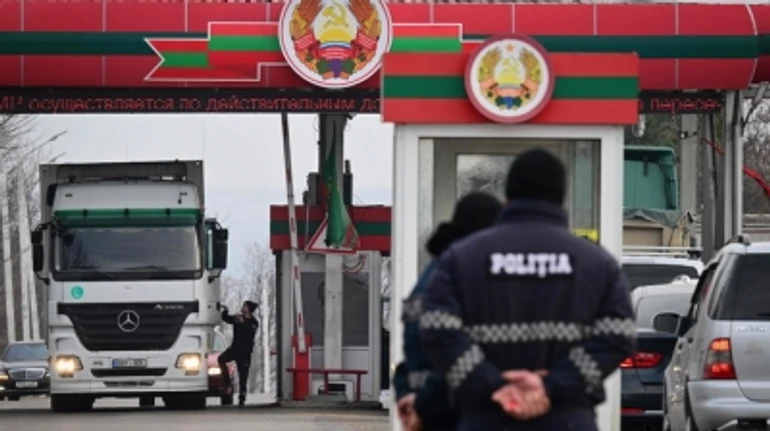 Kremlin’s hybrid strategy in Transnistria: Moldova’s crisis, Ukraine’s chance, and threat to EU integration