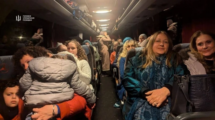 Ukraine evacuates 34 people from Syria – photos