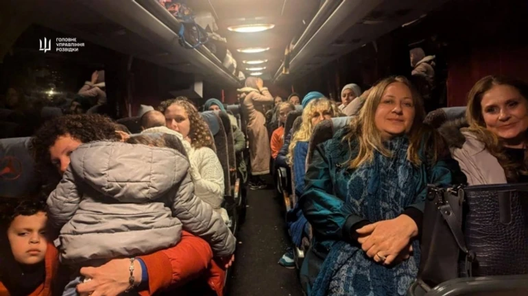 Ukraine evacuates 34 people from Syria – photos