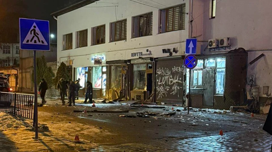 Mayor reports terrorist attack in Lviv: police officer killed, 15 injured
