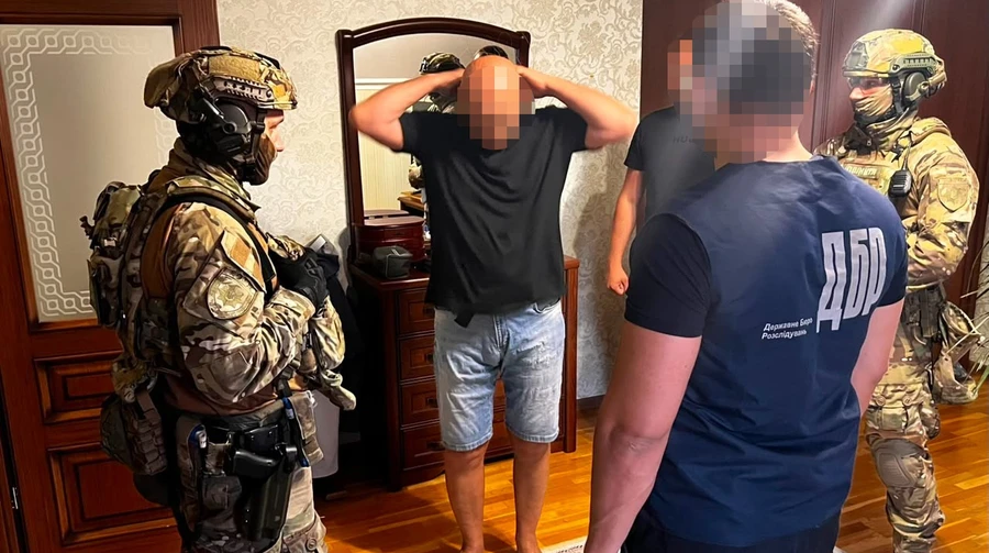 Екскерівників Мукачівського ТЦК затримали у справі про незаконне списання військовозобов'язаних