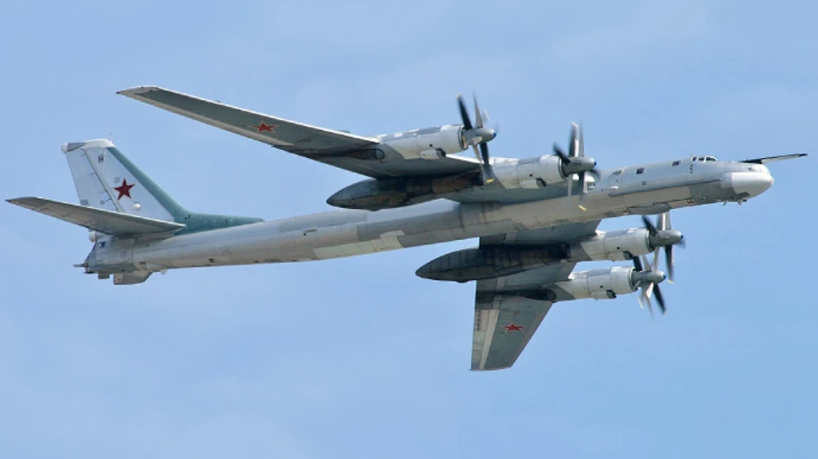 Threat of strategic aviation use: 12 bombers take off in Russia