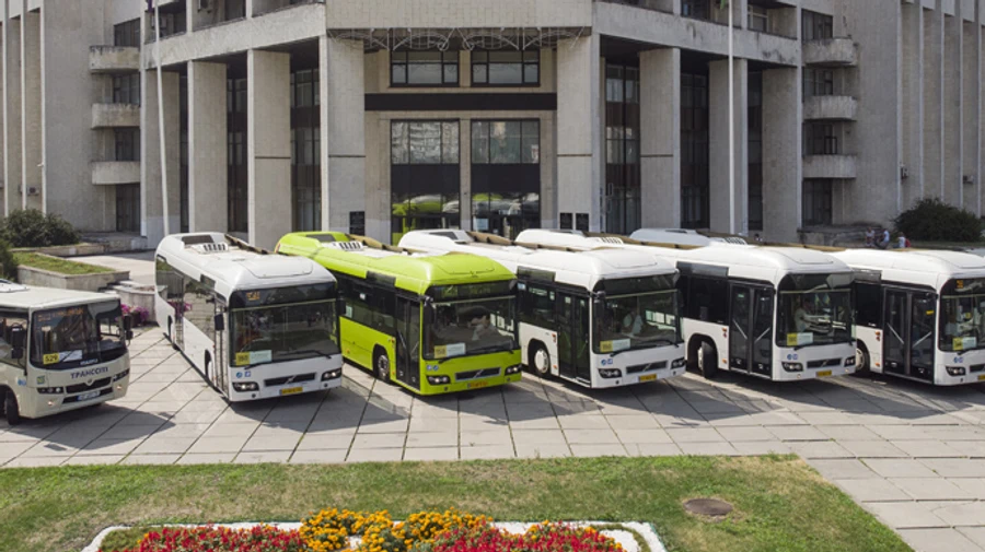 Вежливый водитель, кондиционер и никакого шансона – власть показала маршрутку по-киевски