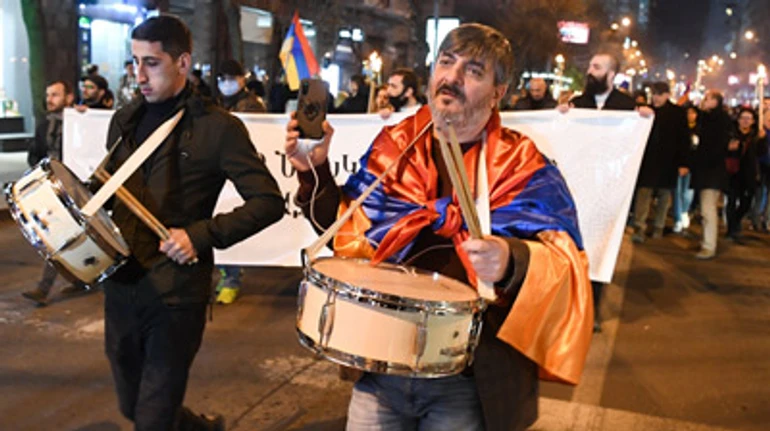 Армения накануне реванша: почему Пашинян может проиграть и какие последствия это будет иметь