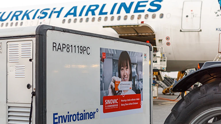 В Украину прибыли еще полмиллиона доз китайской вакцины