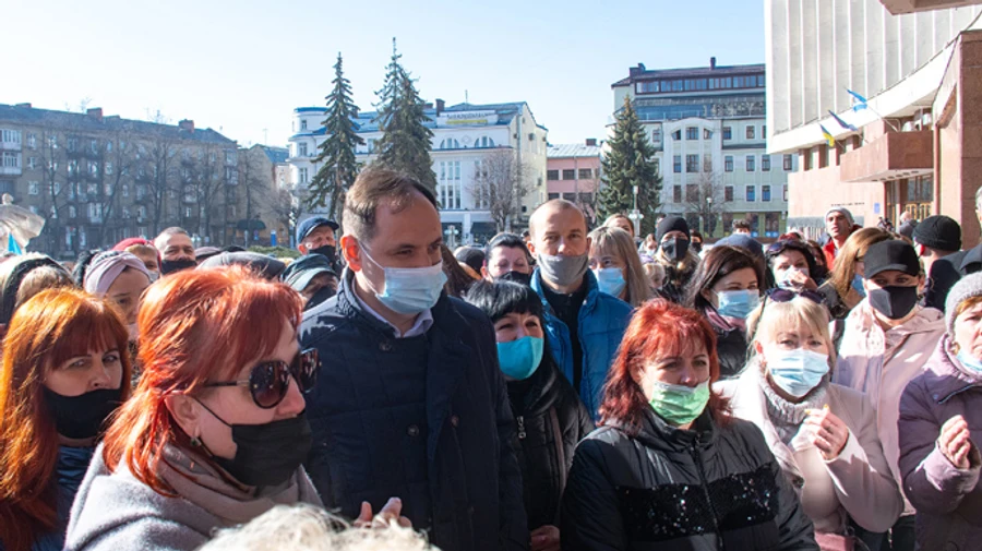 Во Франковске мэр вместе с горожанами протестовали против локдауна