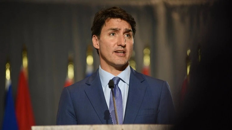 Канада продолжит массовые прививки вакциной AstraZeneca