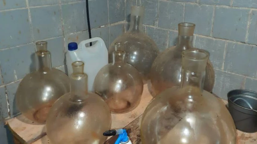 На Чернігівщині накрили мережу з 8 нарколабораторій