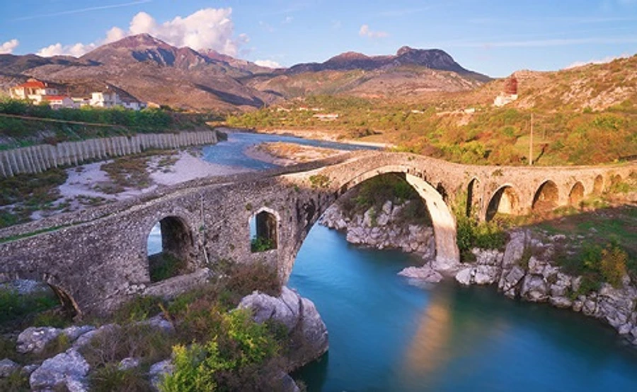 В Албанії на глибині 13 кілометрів стався землетрус