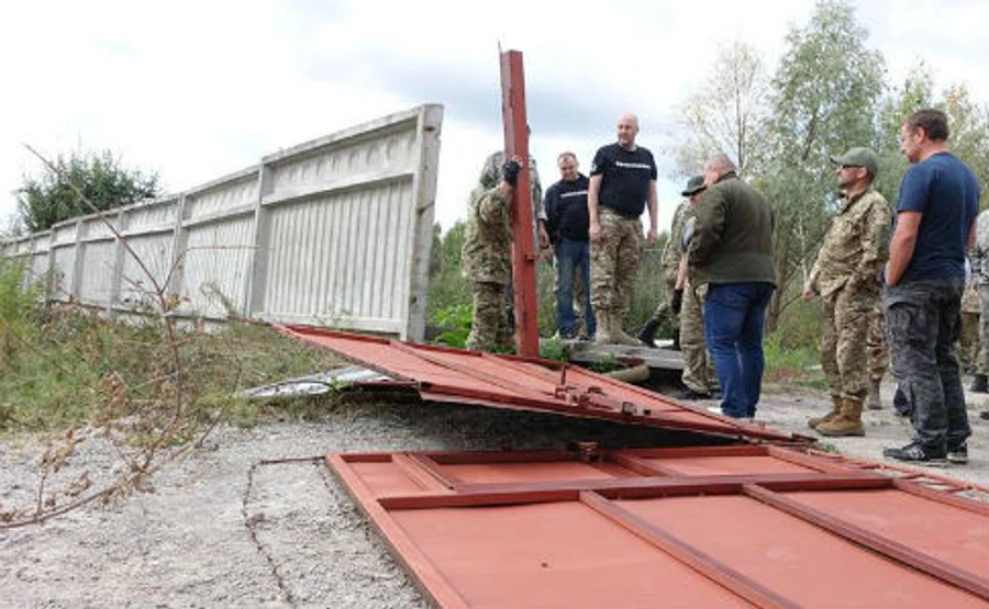 Автомайдан навідався до маєтку Хомутинніка під Києвом