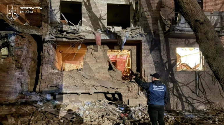 Росіяни атакували Слов'янськ: 6 поранених, пошкоджено 7 багатоповерхівок