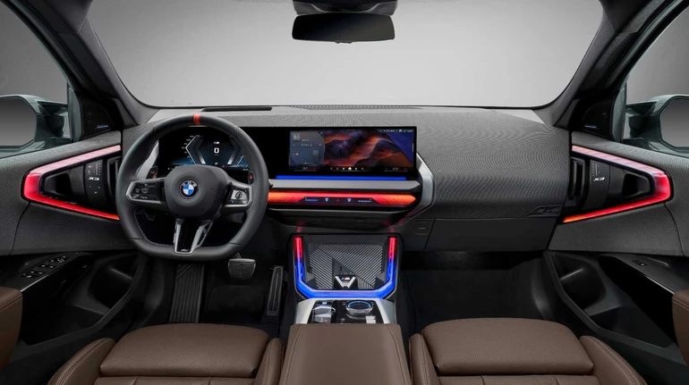 BMW відкликає тисячі авто через кермо, що самостійно повертається