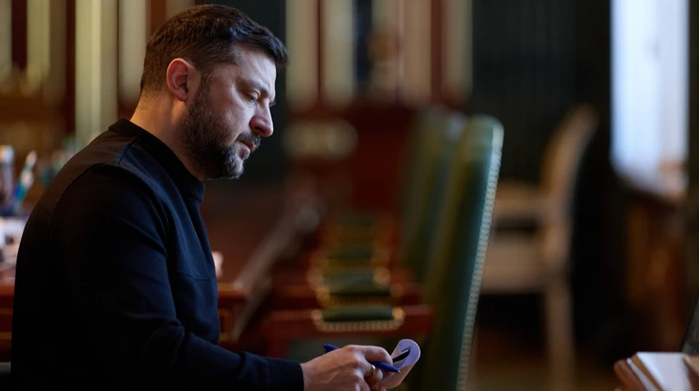 Зеленський розповів, у скільки Україні обійдеться ремонт доріг