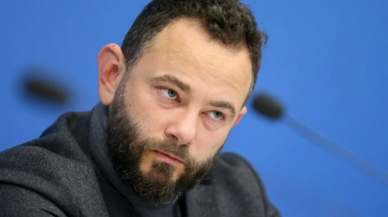 Суд отправил Дубинского под домашний арест и надел на него браслет