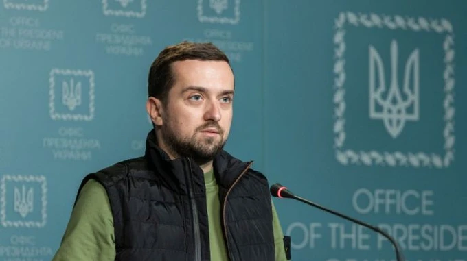 Тимошенко из ОП после огласки решил не ездить на авто, которое дали на гуманитарные цели