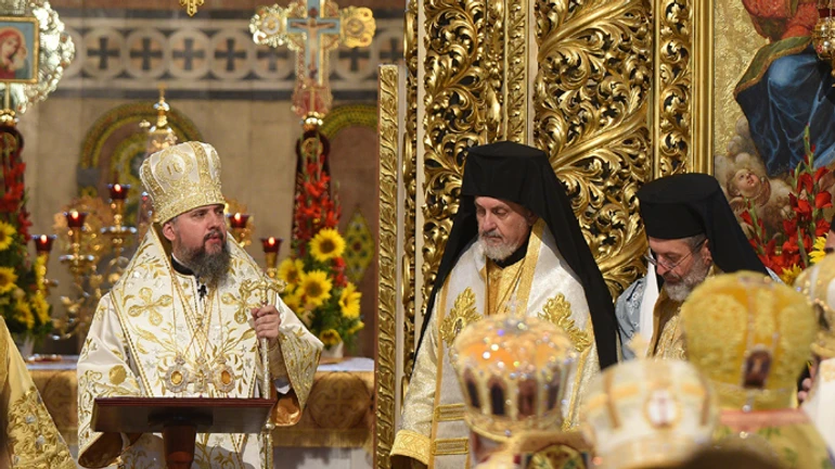 ПЦУ запустила мобільний додаток з молитвами і чатом зі священниками